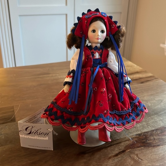 Suzanne Gibson Other - Authentic Suzanne Gibson Czechoslovakia Doll, 1980’s #5001